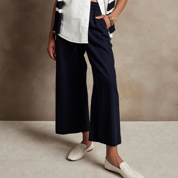 NWT! Banana Republic Navy Linen-Blend Easy Crop Pant - Size Medium💛 - Picture 2 of 7